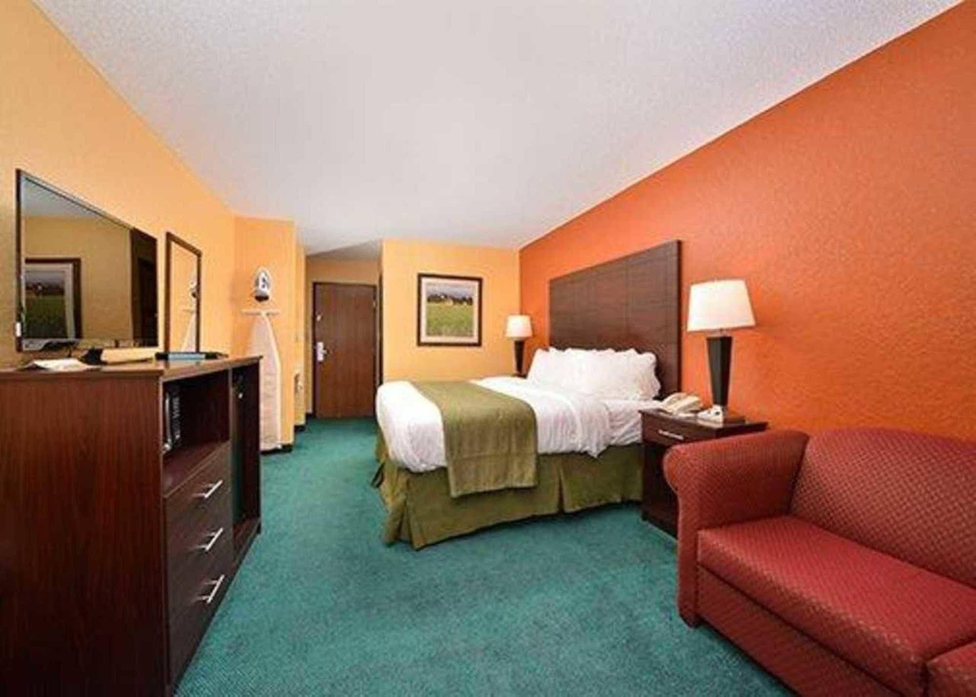 Quality Inn & Suites Grinnell Extérieur photo